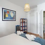 Cozy 2br In With Balcony, By Hopstays *