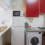 Lägenhet Cozy 2br In With Balcony, By Hopstays *