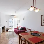 Cozy 2br In With Balcony, By Hopstays Apartment