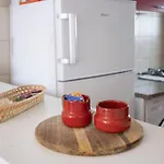Cozy 2br In With Balcony, By Hopstays *