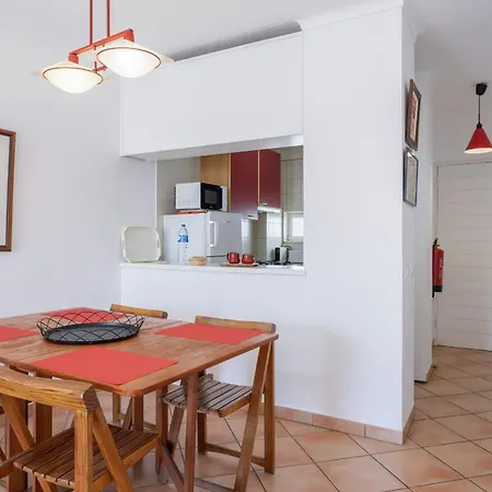 Cozy 2br In With Balcony, By Hopstays Διαμέρισμα *