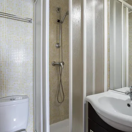 Cozy 2br In With Balcony, By Hopstays * 阿尔布费拉